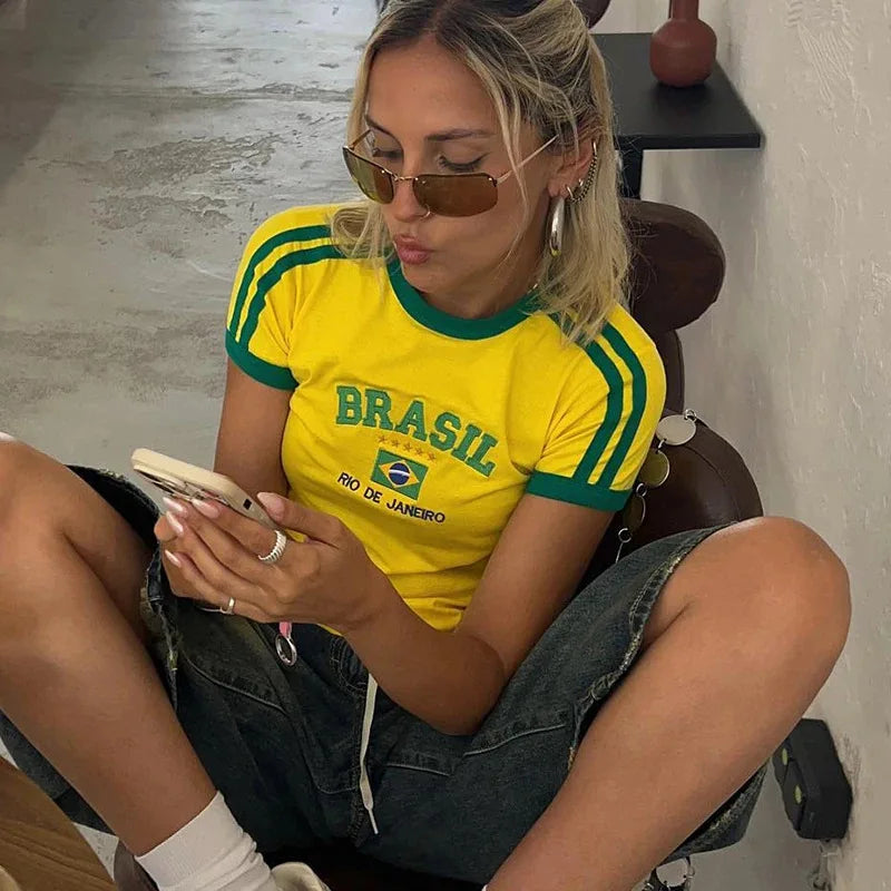 Conjunto de T-shirt curta e calções de mulher com estampado BRASIL – estilo Y2K