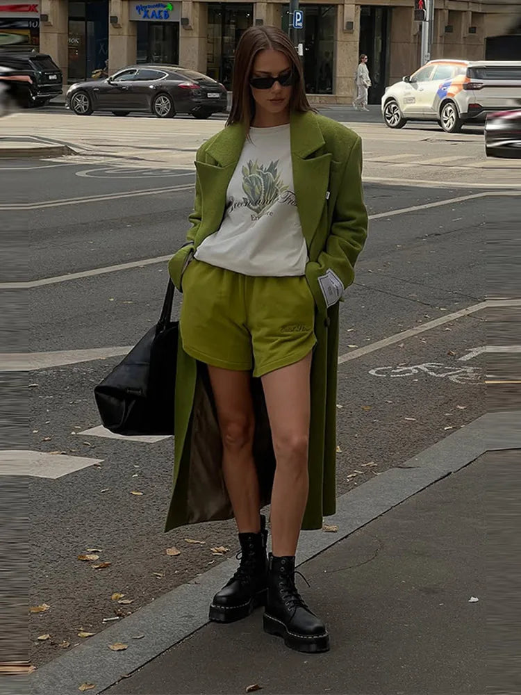 Casaco oversized de mulher com lapela e abotoamento duplo – estilo vintage para outono/inverno